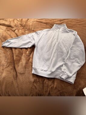 ALO Yoga women’s Light Gray Quarter Zip Pullover Sweater